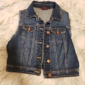 Cutoff jean jacket cropped